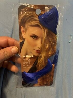 Hot Streaks 18" Clip-On Faux Hair - Blue